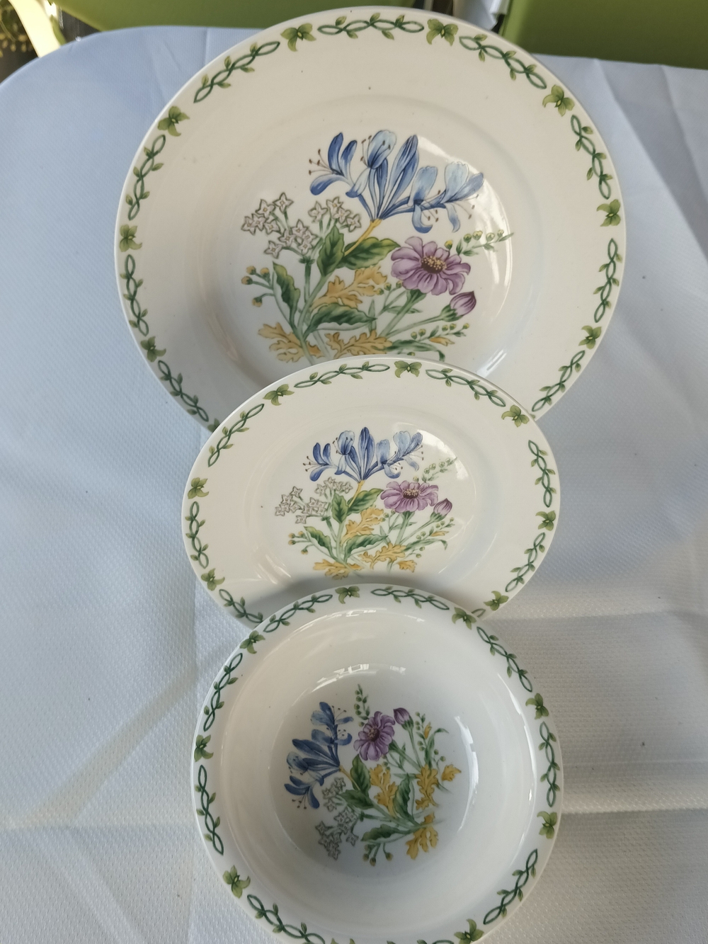 Thomson Pottery 3 Piece Set Floral Garden Stoneware Dinner Plates, Salad & Bowls